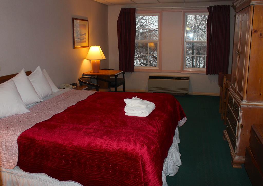 Anchorage Inn Берлингтон Экстерьер фото