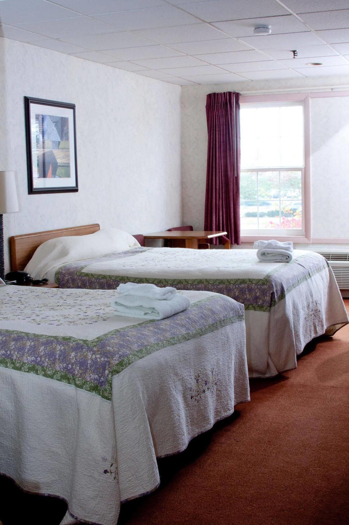 Anchorage Inn Берлингтон Экстерьер фото